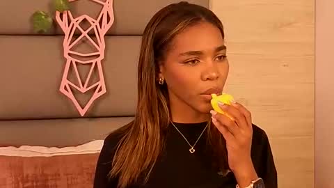 Snapshot of lily_miiller chatting on October 2025 06:58:02 PM Lily Miiller online show from October 2025 06:58:02 PM