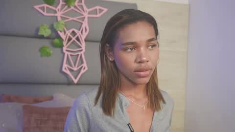 Snapshot of lily_miiller chatting on November 2025 08:40:01 PM Lily Miiller online show from November 2025 08:40:01 PM