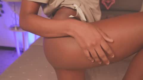 Snapshot of lily_miiller chatting on November 2025 08:43:01 PM Lily Miiller online show from November 2025 08:43:01 PM