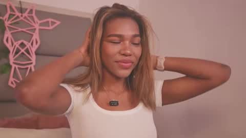 Snapshot of lily_miiller chatting on December 2025 09:35:01 PM Lily Miiller online show from December 2025 09:35:01 PM