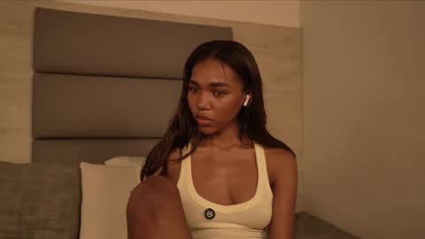 Snapshot of lily_miiller chatting on March 2026 12:05:02 AM Lily Miiller online show from March 2026 12:05:02 AM