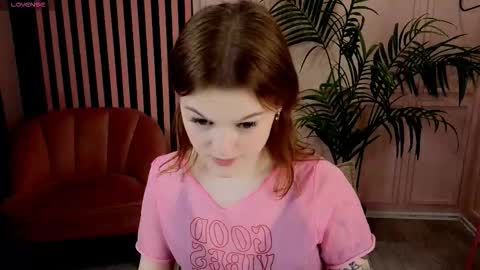Snapshot of lily_mio chatting on January 2026 12:42:01 PM Im Lily online show from January 2026 12:42:01 PM