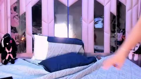 LILY MONROE online show from July 2026 01:52:01 AM