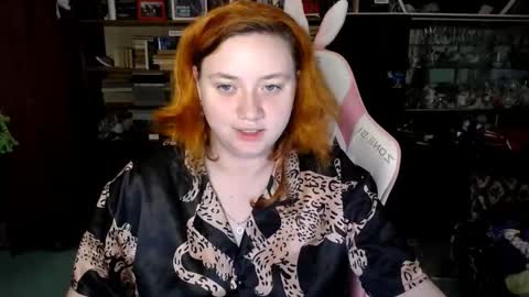 Snapshot of lily_shamy chatting on November 2025 06:32:01 PM Alice online show from November 2025 06:32:01 PM