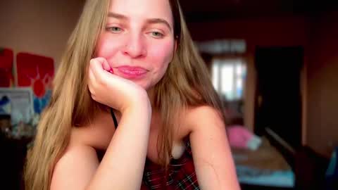 Snapshot of lily_smily chatting on February 2025 01:52:02 PM Lily online show from February 2025 01:52:02 PM