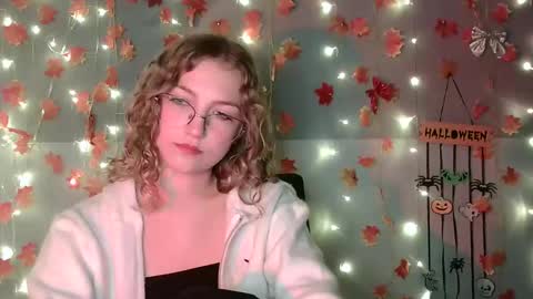 small lily online show from October 2025 03:41:01 PM