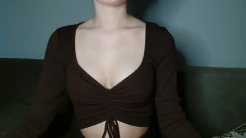 small lily online show from April 2026 04:15:01 PM