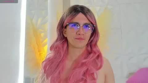 Lily Thompsom online show from December 2024 10:58:01 AM