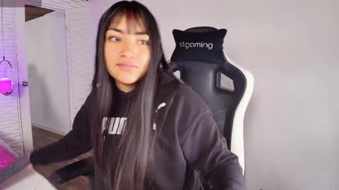 lily_waist online show from October 2025 11:20:02 AM