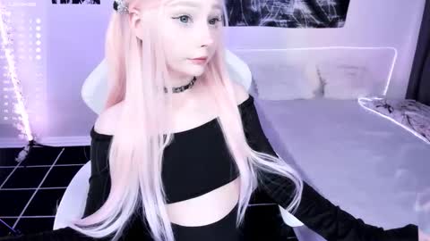 Lily online show from December 2025 05:24:02 AM