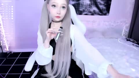 Lily online show from May 2026 12:27:01 AM