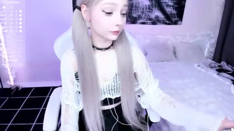 Lily online show from May 2026 11:13:01 PM