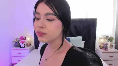 LilyWoodz online show from May 2026 02:46:01 PM