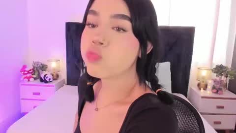 LilyWoodz online show from June 2026 07:12:02 PM