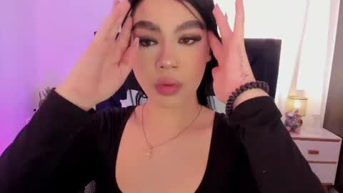 LilyWoodz online show from July 2026 07:05:01 PM