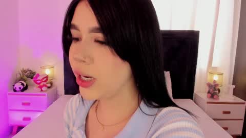 LilyWoodz online show from July 2026 07:04:01 PM