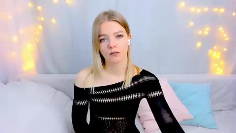lilydavisss online show from February 2026 02:59:02 AM