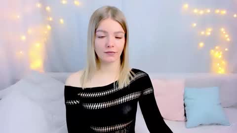 lilydavisss online show from February 2026 02:51:01 AM
