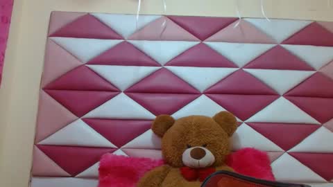 lilyjamesx online show from January 2025 07:40:01 PM