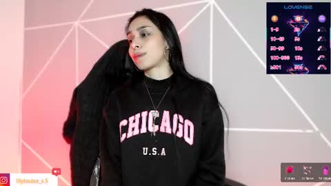 Snapshot of lilylouisee_ chatting on July 2026 08:06:02 AM Liliana louise online show from July 2026 08:06:02 AM