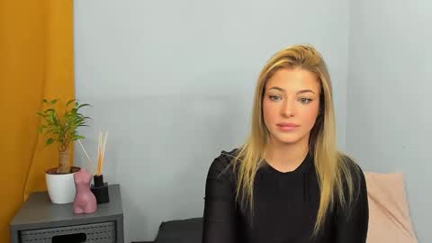 Lily online show from December 2024 10:47:01 PM