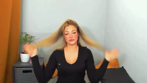 Lily online show from January 2025 05:33:02 AM