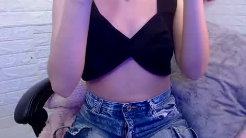 Lilyn online show from July 2026 05:27:01 AM