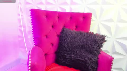 Snapshot of lilyqueen_cg chatting on September 2025 02:40:01 PM Lily Queen online show from September 2025 02:40:01 PM