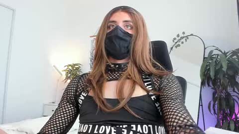Lily Reina online show from May 2026 05:43:01 PM