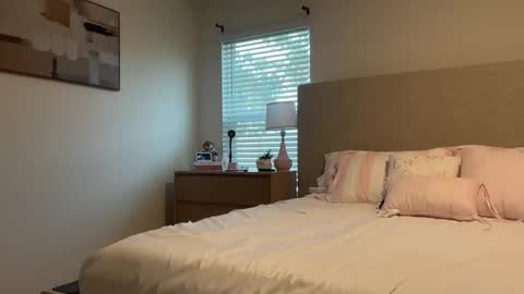 lilysummers21208 online show from June 2026 12:05:02 AM