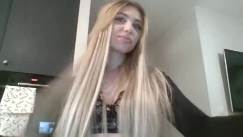 Lily online show from March 2026 07:32:01 PM