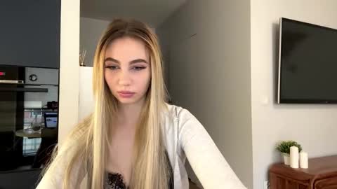 Lily online show from March 2026 03:18:01 PM