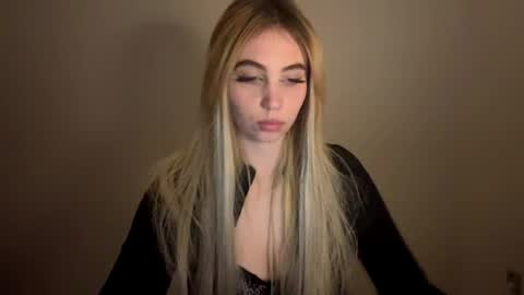 Lily online show from April 2026 08:03:02 PM