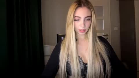 Lily online show from May 2026 06:24:02 PM