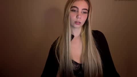 Lily online show from May 2026 06:46:01 PM