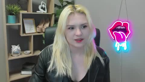 Lily online show from April 2026 06:36:01 AM