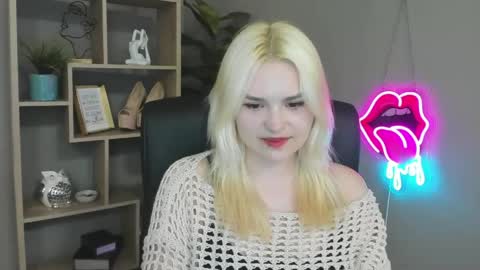 Snapshot of lilysweetxo chatting on May 2026 06:30:01 AM Lily online show from May 2026 06:30:01 AM