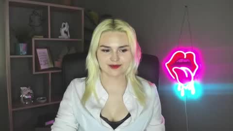 Snapshot of lilysweetxo chatting on May 2026 04:59:02 PM Lily online show from May 2026 04:59:02 PM