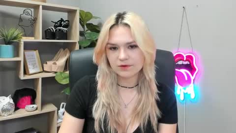 Lily online show from July 2026 06:33:02 AM