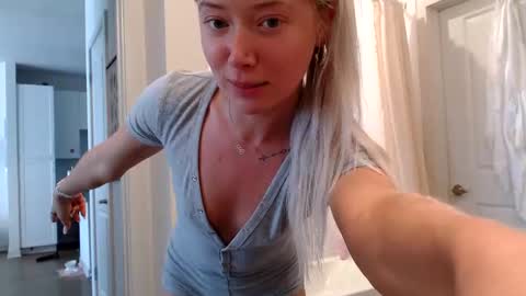 Lily Monroe online show from October 2025 07:02:02 PM