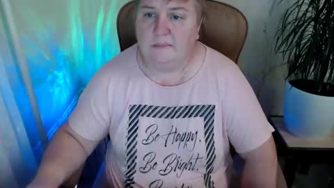 Snapshot of limonka_fire chatting on January 2025 12:19:01 PM Limonka Fire online show from January 2025 12:19:01 PM