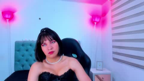  Lina Bedoya  online show from January 2025 11:37:01 AM