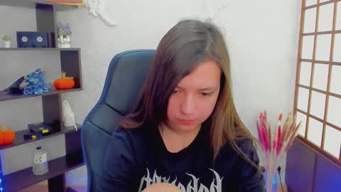 Snapshot of lina_brownie chatting on December 2024 02:12:02 AM Lina online show from December 2024 02:12:02 AM