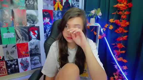 Snapshot of lina_brownie chatting on December 2024 02:19:02 AM Lina online show from December 2024 02:19:02 AM