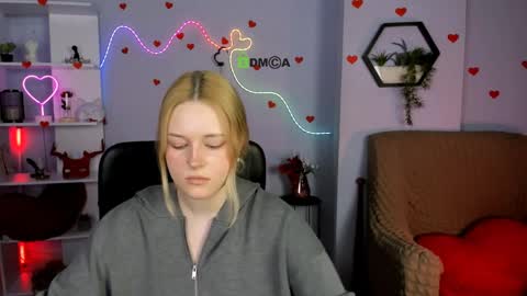 Snapshot of lina_fox12 chatting on April 2026 12:05:02 PM lina_fox12 online show from April 2026 12:05:02 PM