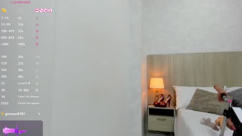 Snapshot of lina_garcia chatting on January 2025 11:40:02 AM online show from January 2025 11:40:02 AM