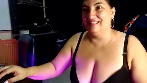 Lina Mara99 online show from November 2025 01:22:01 AM