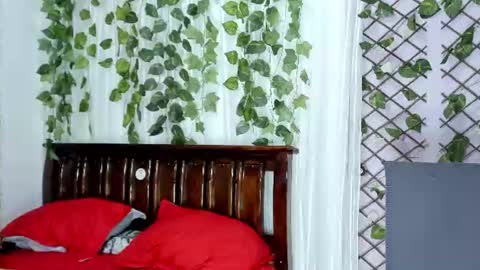 paola online show from June 2026 12:32:02 AM
