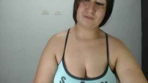 Snapshot of lina_playful chatting on March 2026 04:18:01 AM iiisabella online show from March 2026 04:18:01 AM