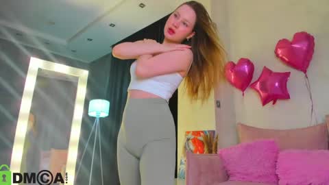 Snapshot of lina_smilee chatting on May 2026 01:10:02 AM Lina online show from May 2026 01:10:02 AM